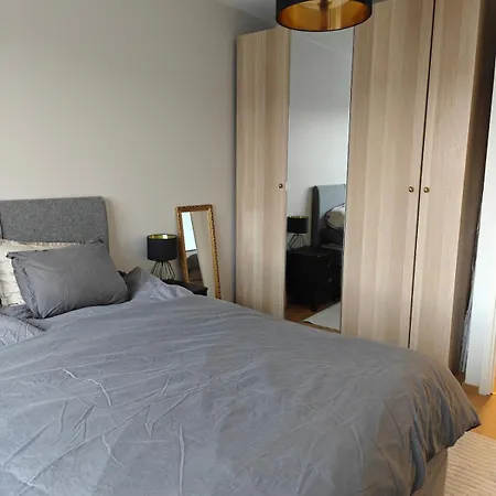 Modern And Beautiful Two-bedroom Apartment, Wifi And Parking