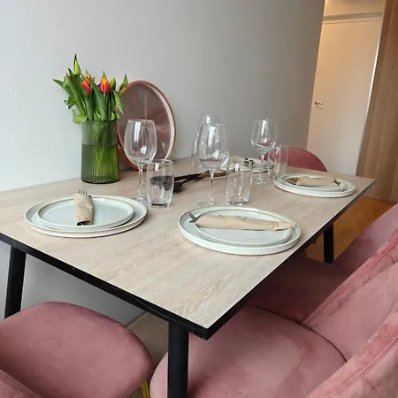 Modern And Beautiful Two-bedroom Apartment, Wifi And Parking Hyvinkää