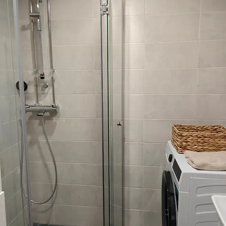 Modern And Beautiful Two-bedroom Apartment, Wifi And Parking
